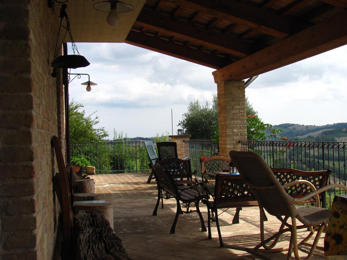 Agriturismo Bacchiocchi Bed & Breakfast Orciano di Pesaro Luaran gambar